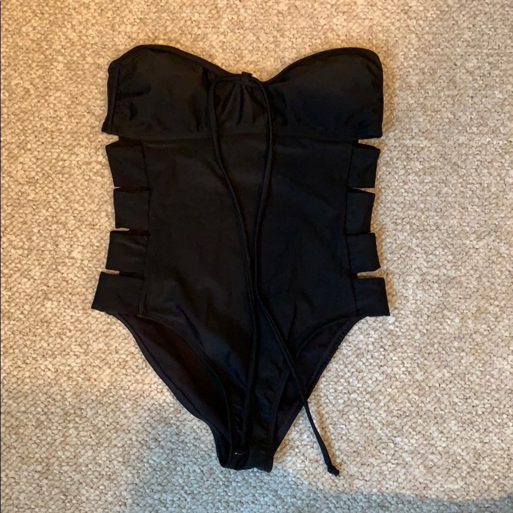 Inmocean Black One-piece Swimsuit